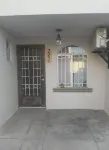 Cozy home close to airport
