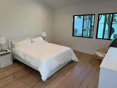 NEWLY RENOVATED 6 DEBROOM HOUSE - PERFECT FAMILY GET AWAY/REUNIONS Hotels near Malibu Creek State Park