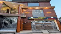 FabExpress Shree Siya Raman - 500m from Shri Ram Janam Bhumi Hotels in Manjha Kala