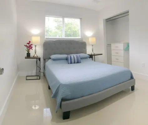 New Miami Townhouse On Lake For Families SU 3Bd, 1Bth, 5 Per