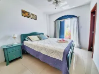 Casa Azul - 3 Bedroom House with AC Pool and WiFi Hotel di Playas