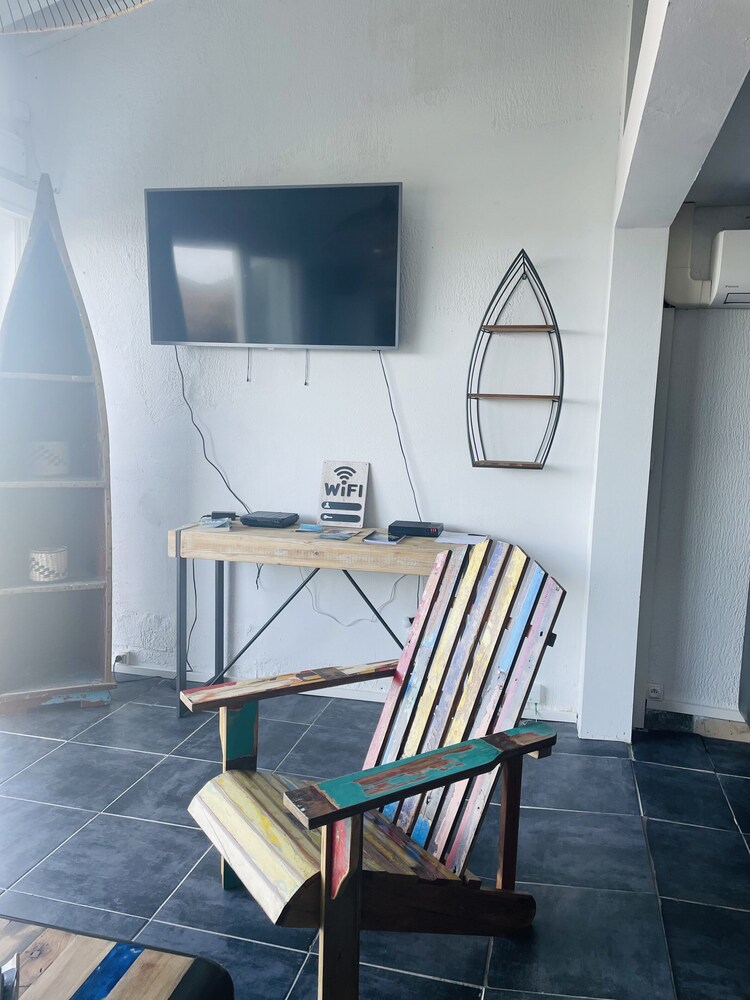 Cosy Frangipani duplex with sea and Saint Barthelemy views Hotels in Sandy Ground