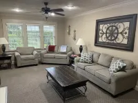 3 bd house NEARLY on UA campus. Lg private prkg area.