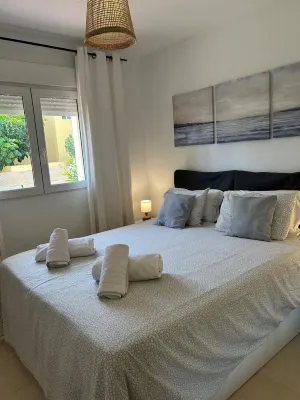 Ground floor with garden and views 400 meters from the beach