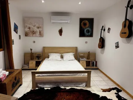 Small vacation villa, beach and barbecue :-)