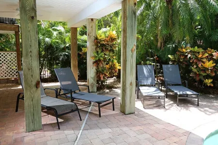 Luxury Home w/ Waterfall Pool/Hot Tub-Walk to Andy Rosse