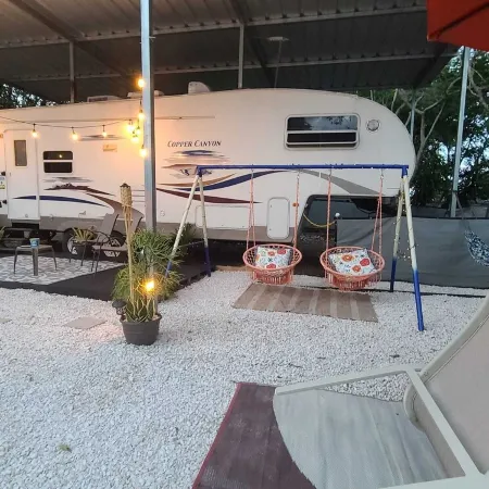 La Parguera, precioso , privado y comodo trailer se alquila, cerca de todo