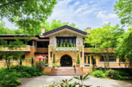 Hotel la Neige Higashikan