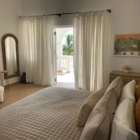 Spanish style farmhouse with 6 bedrooms, pool, incredible views in Vieques!