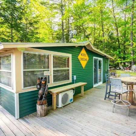 Kettle Cove Cabin. Lake Sebago Beach Access. Fire pit. Grill. Blackstone. Games Отели в г. Каско