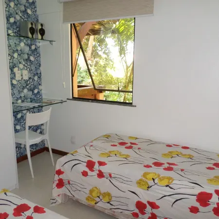 Excellent 3-Bedroom Apartment, Furnished, Oceanfront, with Maid Service.