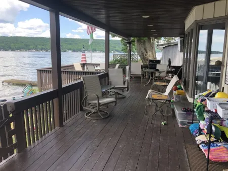 UPDATED YEAR ROUND LAKE HOUSE Отели в г. Ливингстон