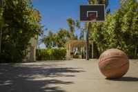 SUPERB LOCATION Luxury 5 bed villa, pool, sea view, beach / restaurants close by Hotels in Kefallinia