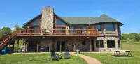 Fischer’s Secret Cabin on Private lake