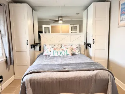 Top Floor Beachfront Condo~Coligny Beach~ Pool