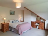 Escape to Pembrokeshire! Charming, spacious cottage - well located for exploring 나버스 호텔