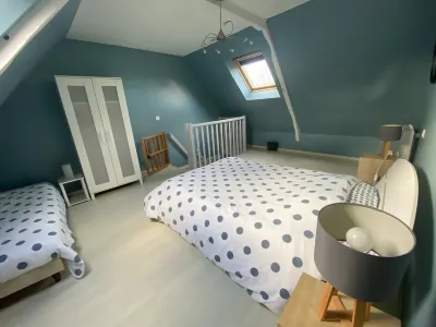 house near the river Rance, St Malo and Dinard Hotels near Camping de l’Estuaire