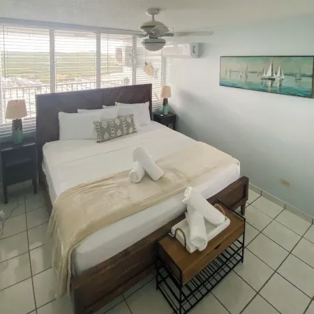 Aqua Salada Window 22 Ocean Marina View with POOL- 5 min from beach
