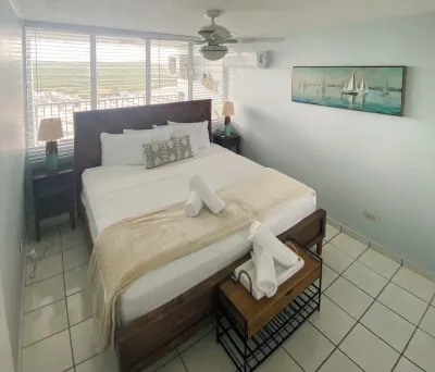Aqua Salada Window 22 Ocean Marina View with POOL- 5 min from beach