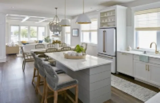 Stunning Marnie Custom Home Walk to Beach & Town