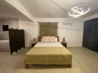 Superb modern contemporary 4 bedroom villa ensuite Hoteles en Trou d'Eau Douce