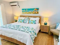 Waterfront Island House #14, Rum Point, Beach, Pool, Bikes, Kayaks, Paddleboard!