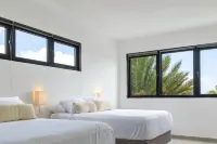 J E T S E T giant stylish Villa at Spanish Water Bay 11 BDR, 24/7 security, gym