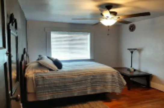 TOMBSTONE'S VIGILANTE INN "EARP"Cozy, Quiet,  2 Blocks from all festivities