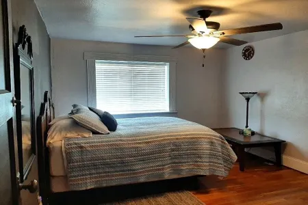 TOMBSTONE'S VIGILANTE INN "EARP"Cozy, Quiet, 2 Blocks from all festivities