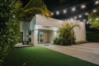 Private villa with pool & gameroom near Eagle Beach