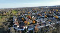 Cozy Suburban Retreat • Free Parking • Close to Montreal DownTown Hotels near Bijouterie Véronneau