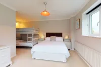 Private Indoor Heated Pool, Sauna + Snooker Room Next to Jurassic. Coastal Path