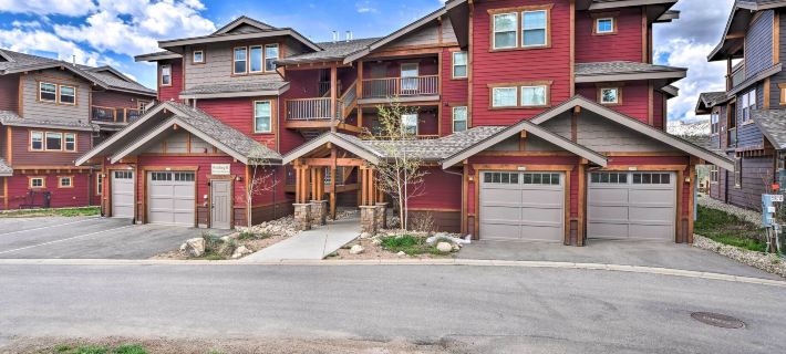 Fraser Condo w/ Views & Hot Tub: Near Winter Park! Hotels in Fraser