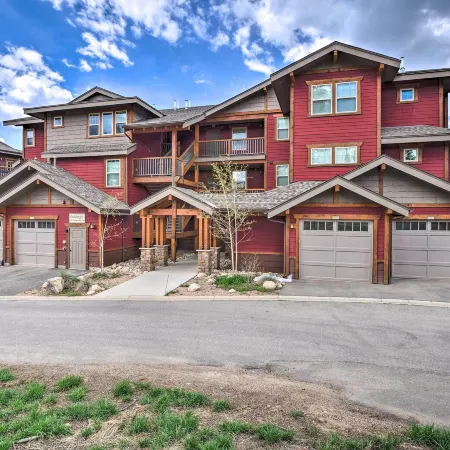 Fraser Condo w/ Views & Hot Tub: Near Winter Park!
