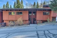 Walk to Canyon Lodge! Resort-Style Condo w/ Pool - Kylpylä