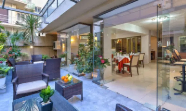 레오니다스 호텔 앤드 아파트먼트먼츠