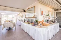 Hotel Luna Hotels in Massa