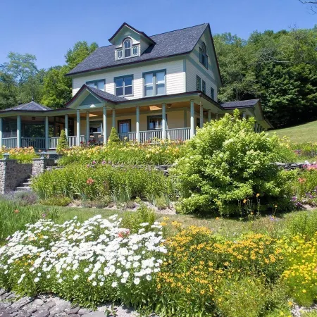 Breezy Hill Inn