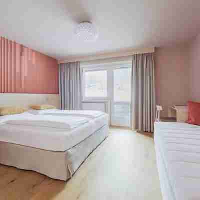 Mari Pop Hotel Rooms