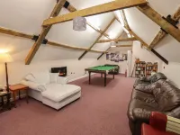 Greyhound Barn - Pet-friendly