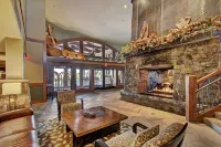 Luxury  at Base of Peak 8, Steps from Winter Activities 2 Bedroom Condo by RedAwning - Spa