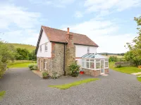 The Old Farmhouse, Upper Pitts - parking