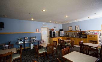 Chisholm Inn & Suites