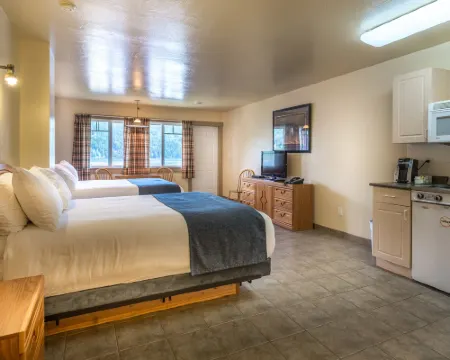 Bathgate Resort and Marina Hotels in Sunshine Coast