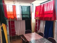 夢想港室內露營青年旅舍 瓦勒附近的飯店