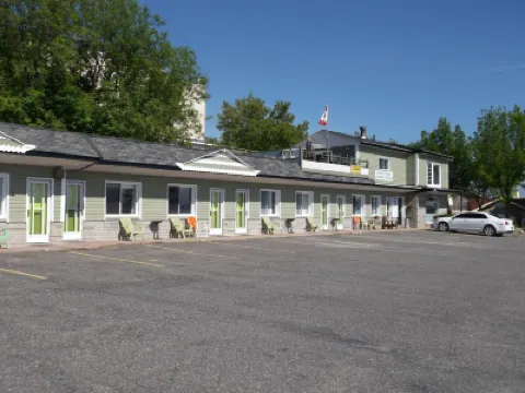 Haileybury Beach Motel Hotels in 
