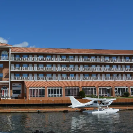 Riveredge Resort Hotel