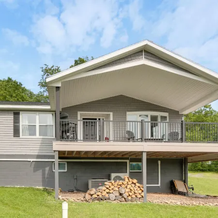 Mtn-view Pleasantville Home on 100 Acres!