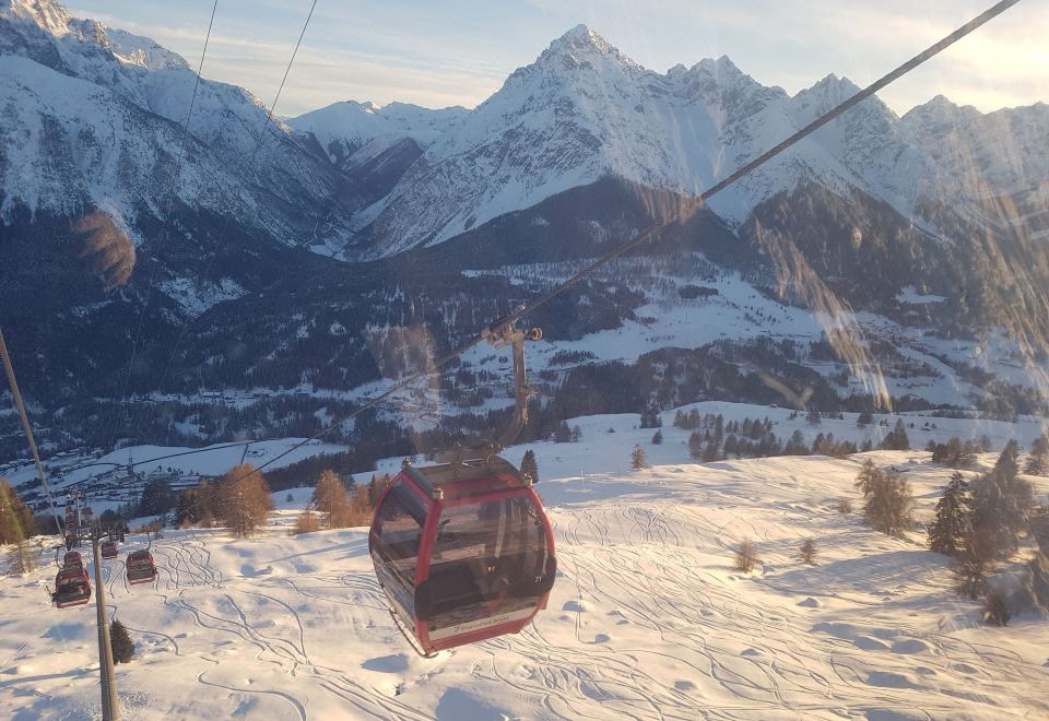 2. 호텔 베어 & ..