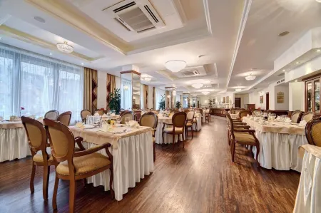 Hotel Prezydent Krynica Zdrój Отели в г. Nowosadecki